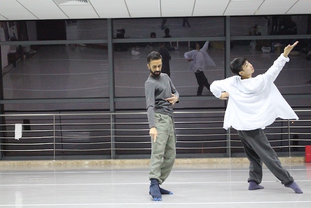 Aakash Odedra and Hu Shenyuan in R & D for Samsara. Photo: Michelle Osorio