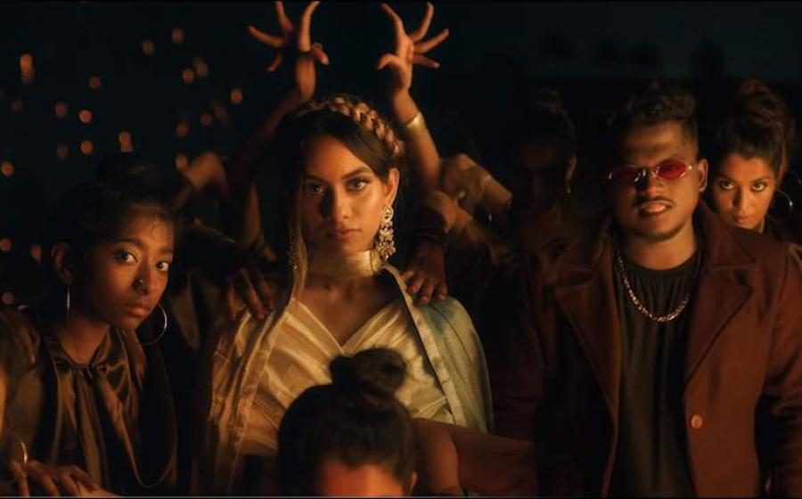 Screenshot from Enjoy Enjaami: Enjoy Enjaami draws upon African themes in this visualisation